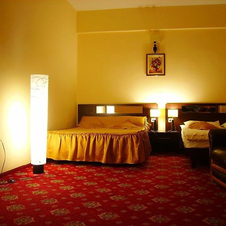 Hotel Magic Gt Trivale Pitesti Luaran gambar