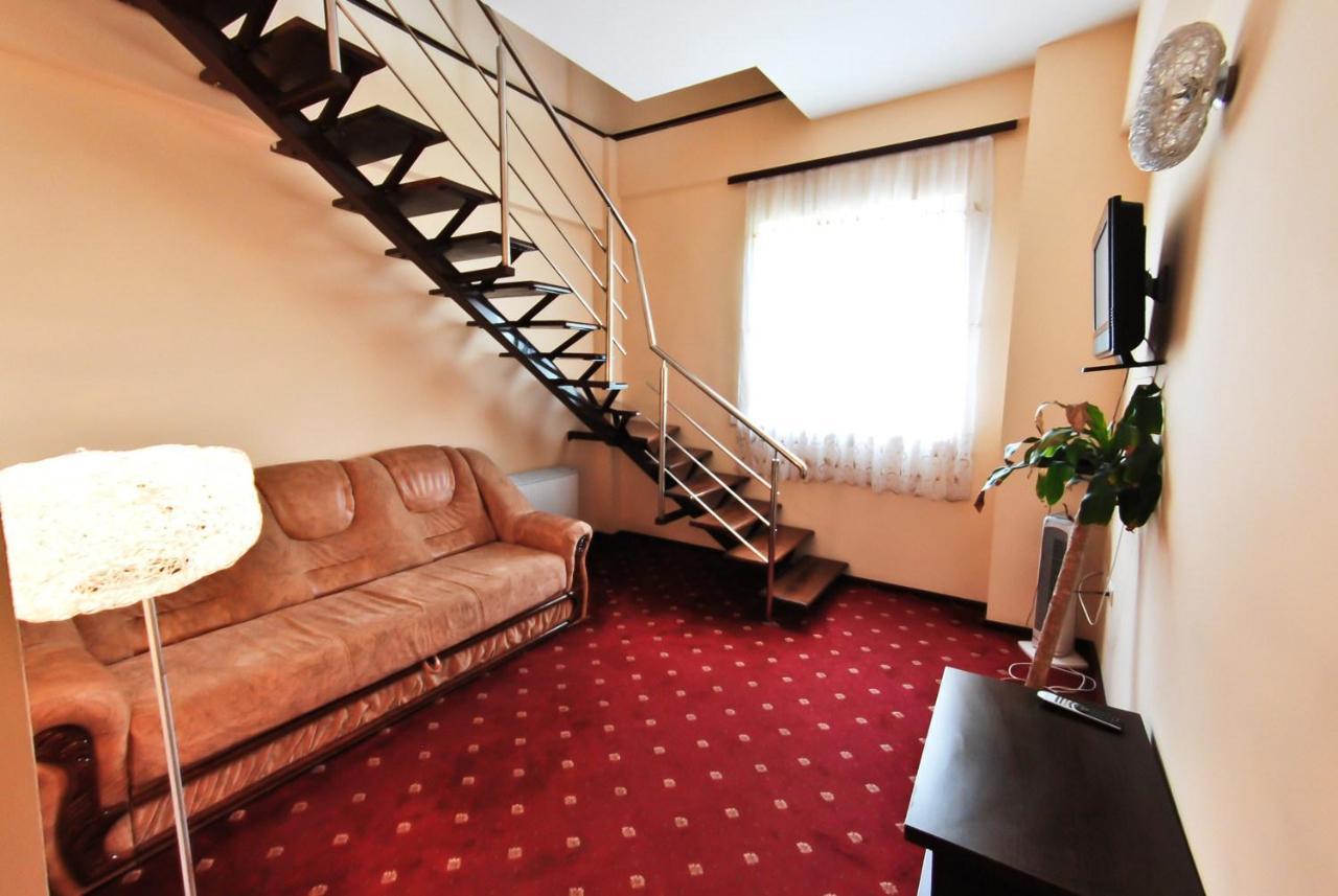 Hotel Magic Gt Trivale Pitesti Luaran gambar