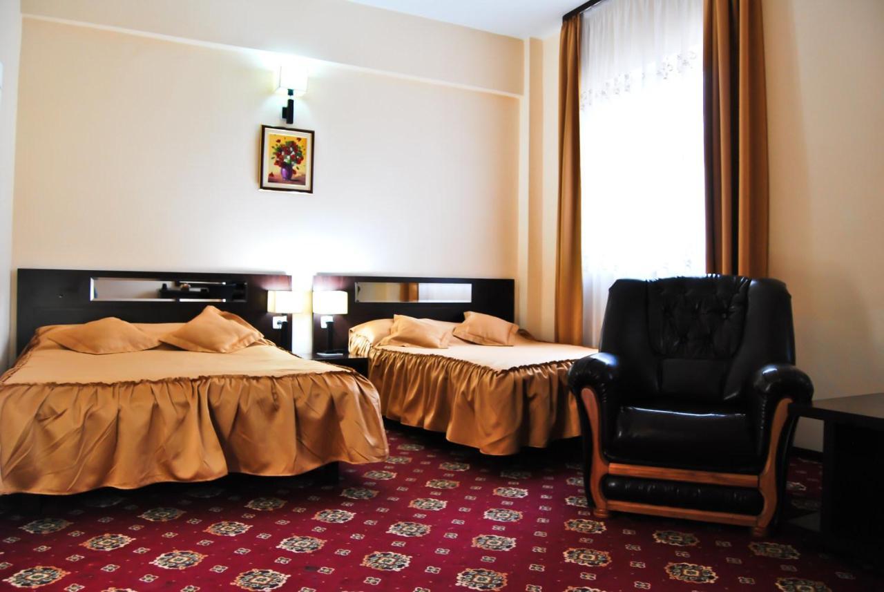Hotel Magic Gt Trivale Pitesti Luaran gambar