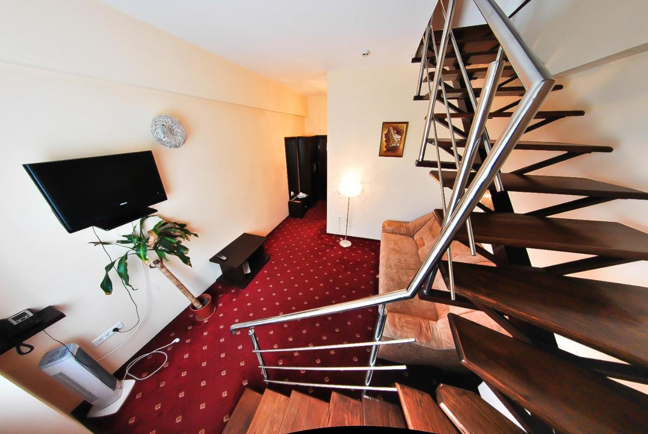 Hotel Magic Gt Trivale Pitesti Luaran gambar