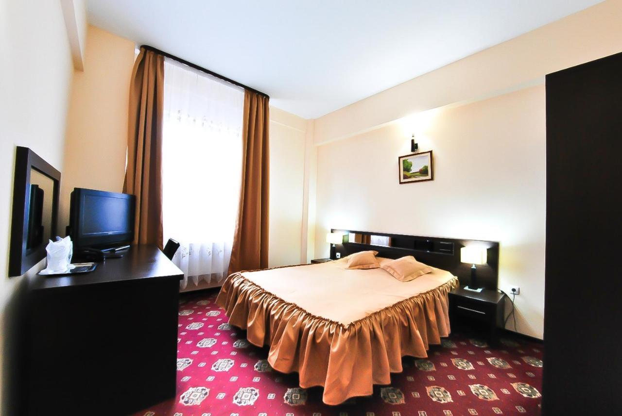 Hotel Magic Gt Trivale Pitesti Luaran gambar