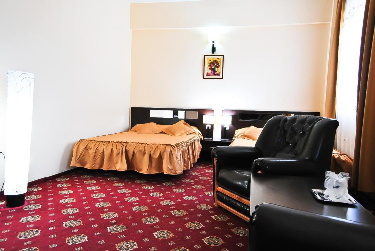 Hotel Magic Gt Trivale Pitesti Luaran gambar