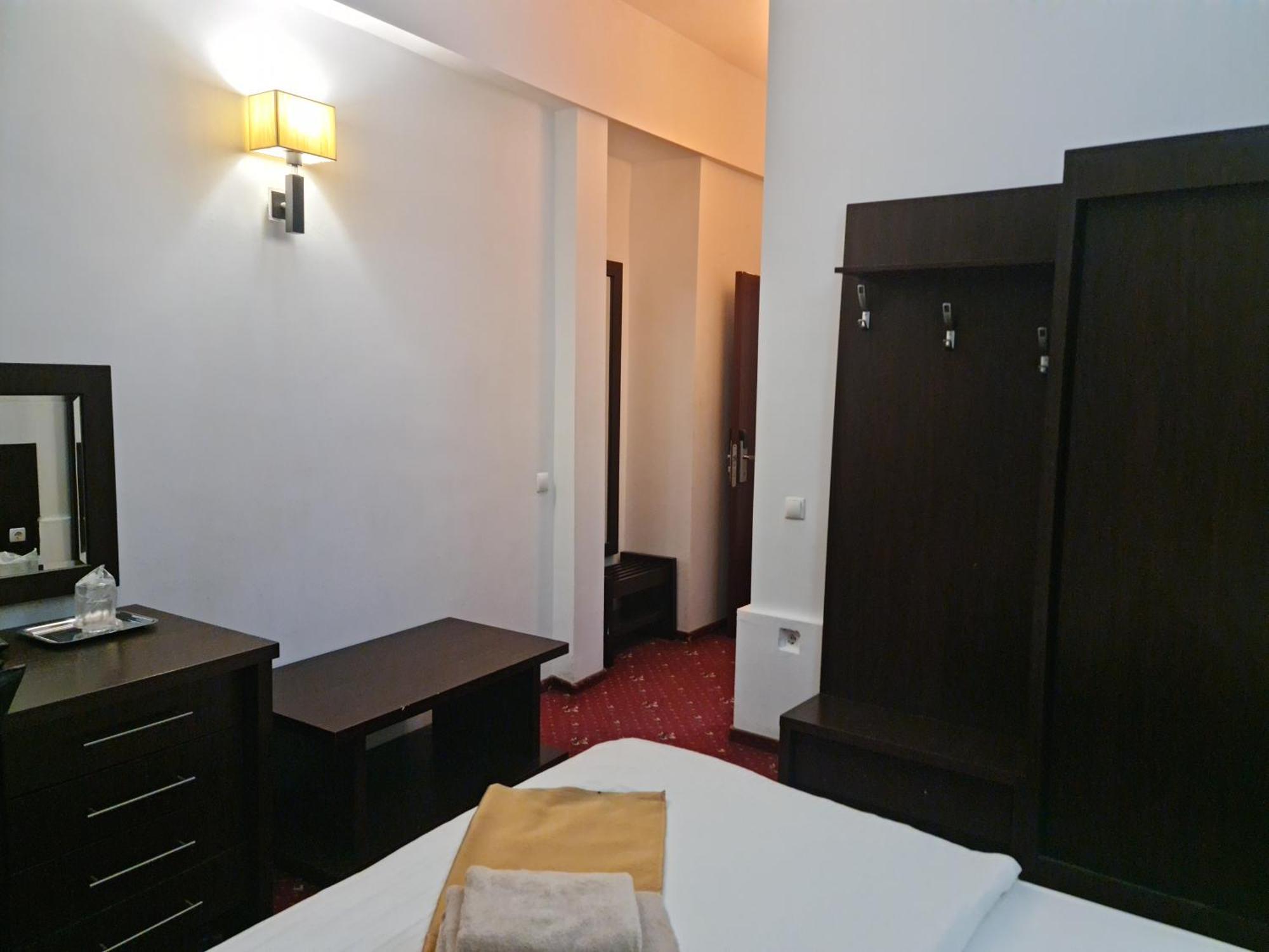 Hotel Magic Gt Trivale Pitesti Luaran gambar