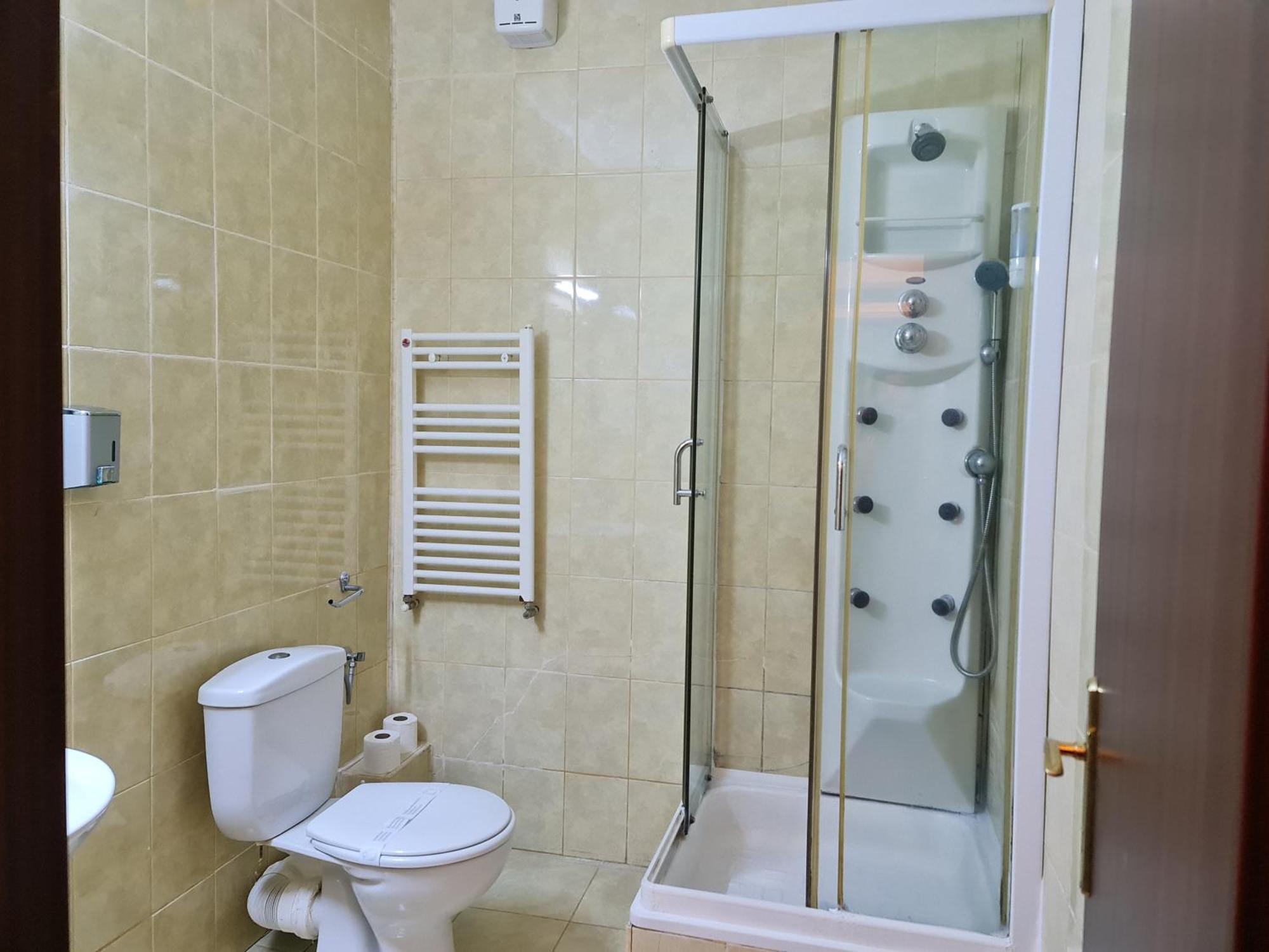Hotel Magic Gt Trivale Pitesti Luaran gambar