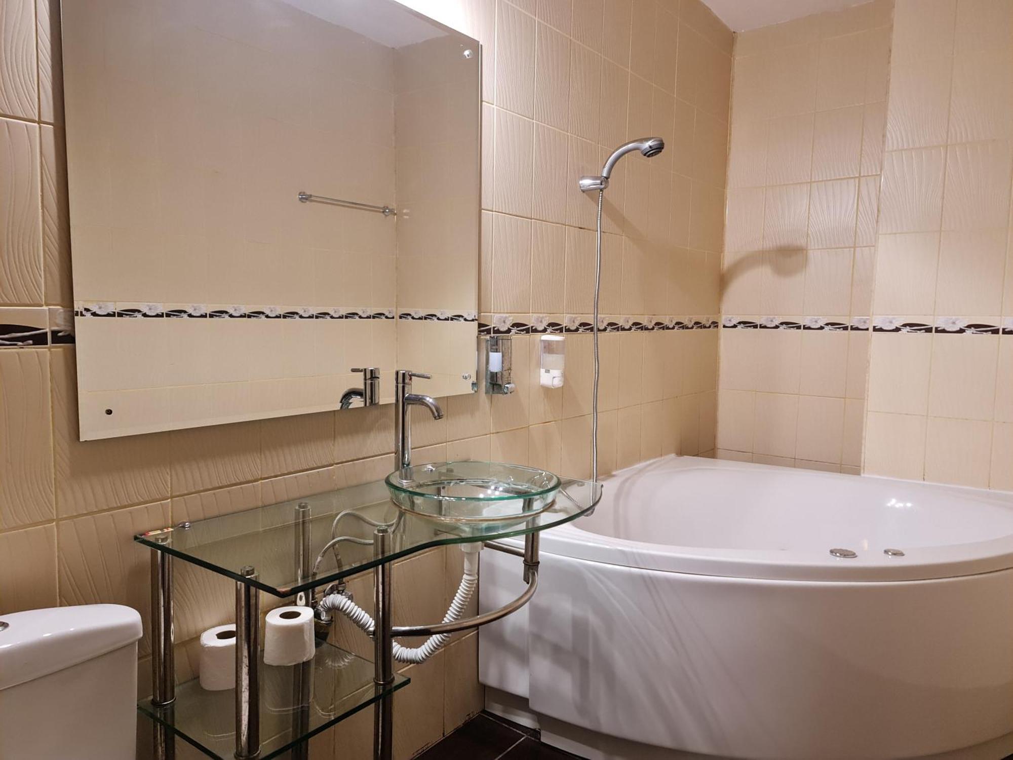 Hotel Magic Gt Trivale Pitesti Luaran gambar