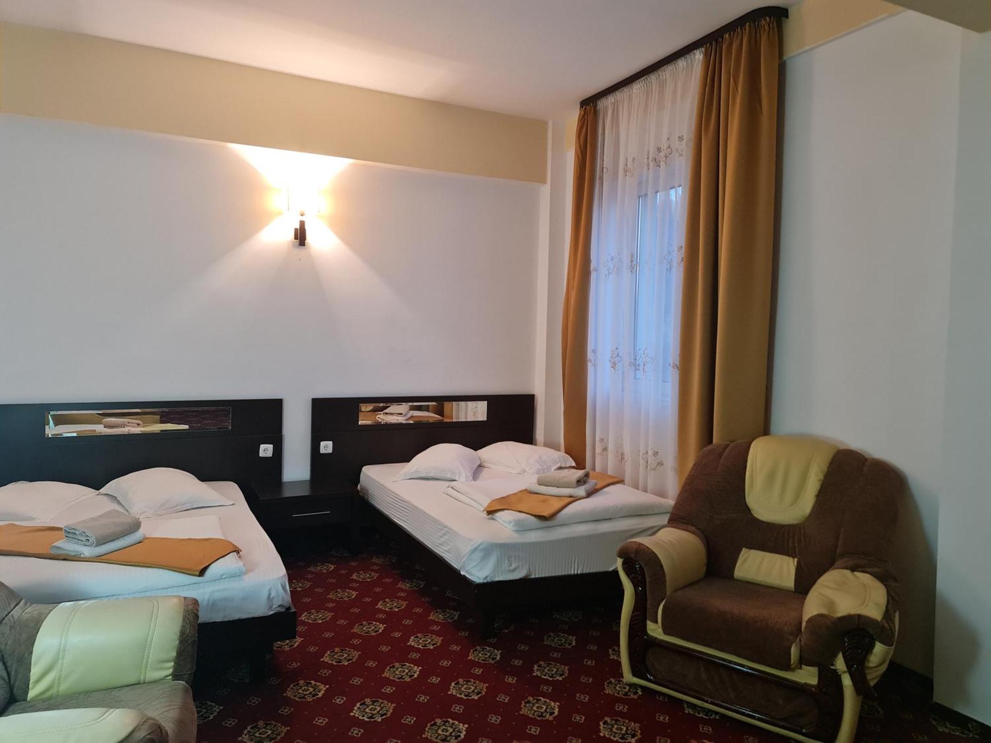 Hotel Magic Gt Trivale Pitesti Luaran gambar