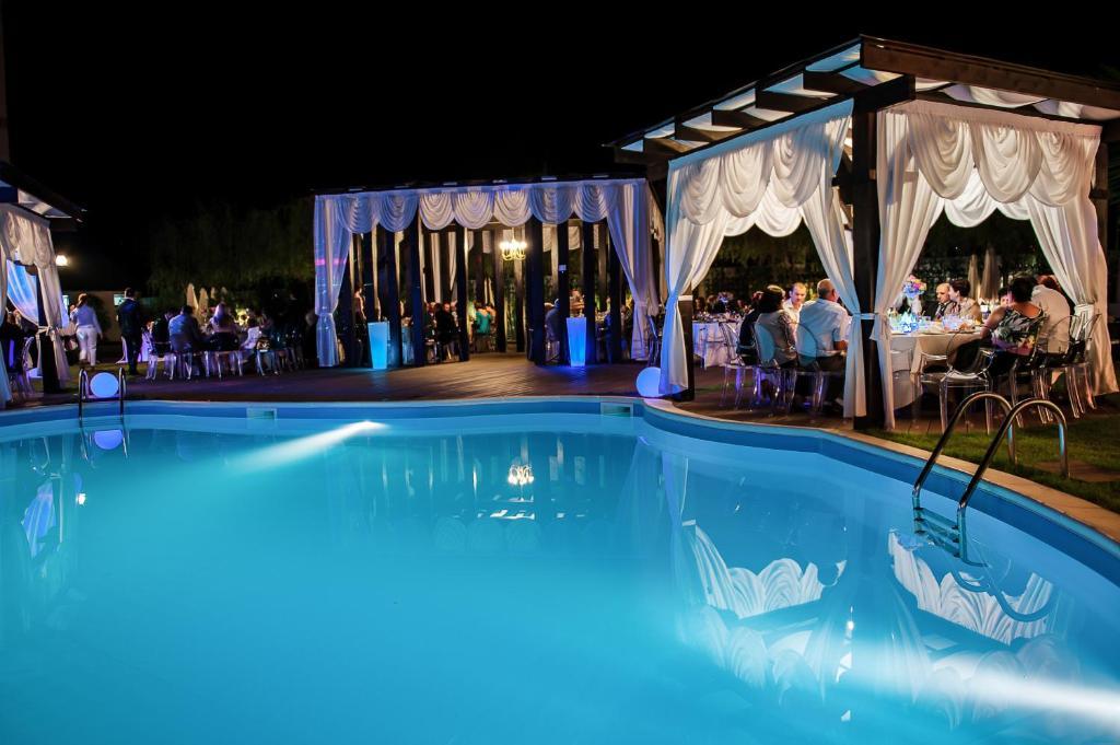Hotel Magic Gt Trivale Pitesti Luaran gambar