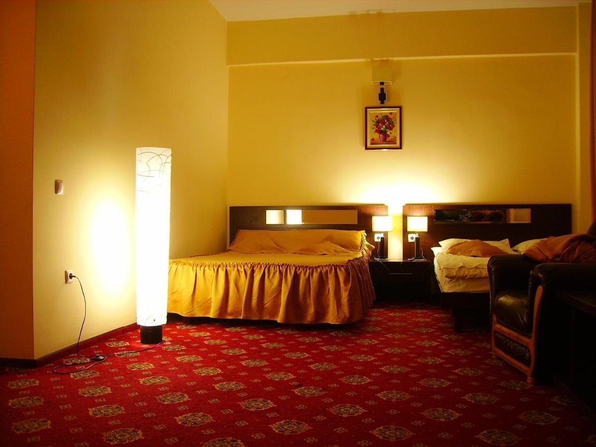 Hotel Magic Gt Trivale Pitesti Luaran gambar