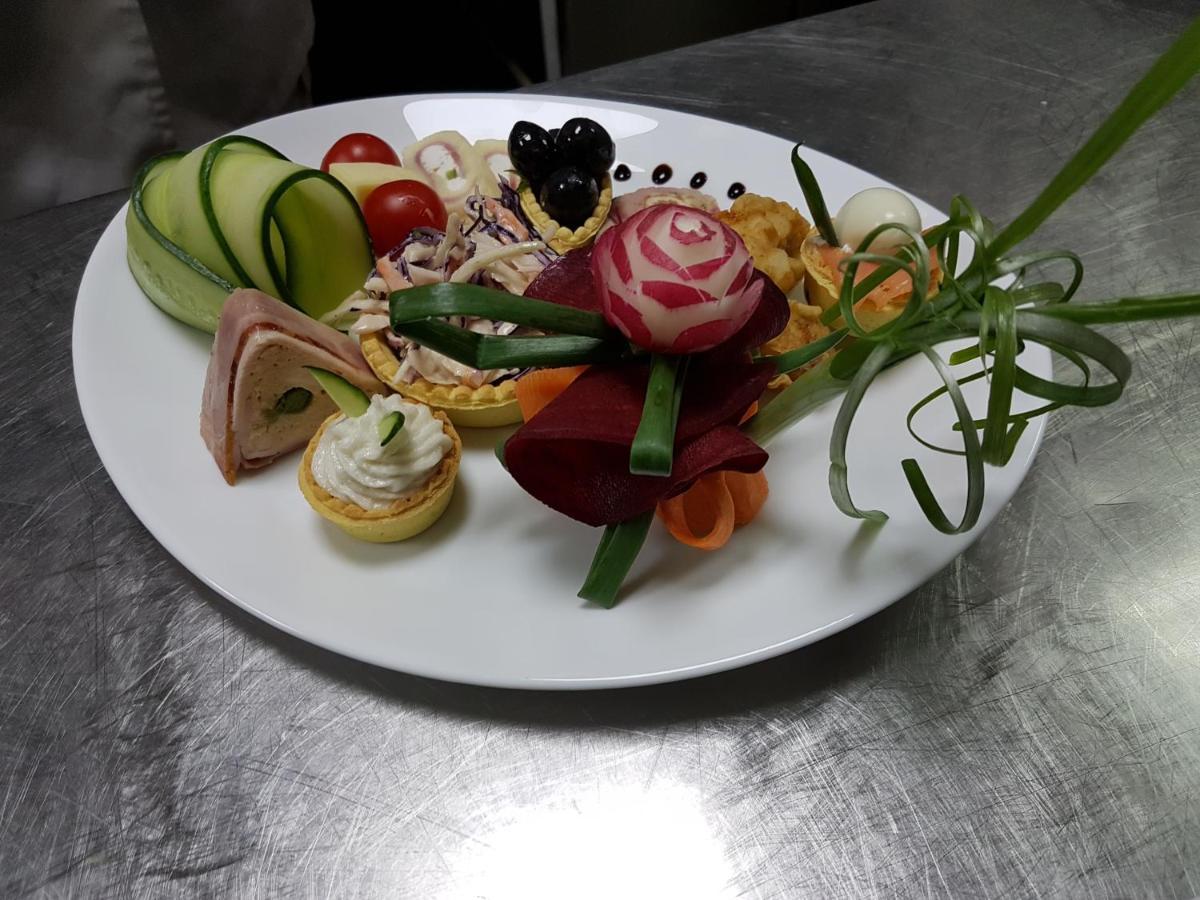 Hotel Magic Gt Trivale Pitesti Luaran gambar