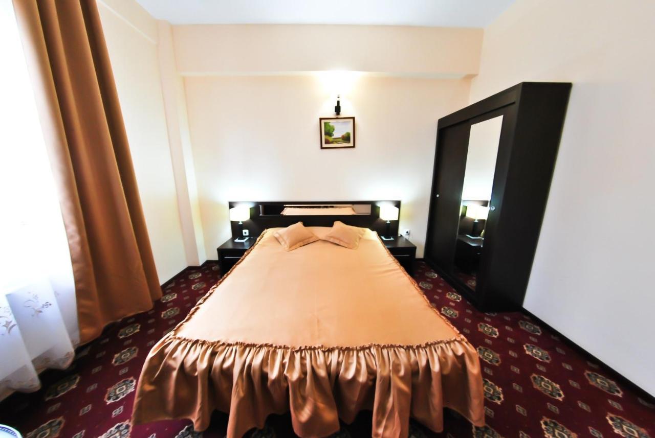 Hotel Magic Gt Trivale Pitesti Luaran gambar